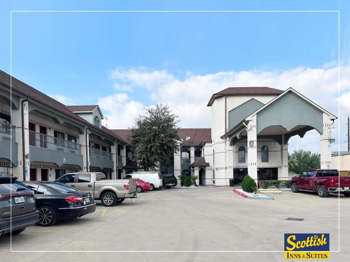 Scottish Inn & Suites Sam Houston Parkway Екстериор снимка