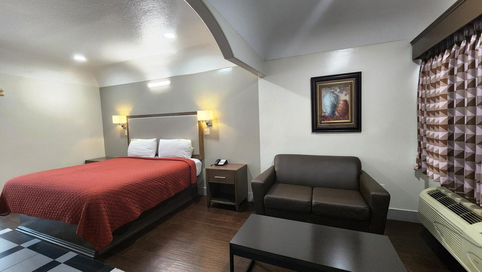 Scottish Inn & Suites Sam Houston Parkway Екстериор снимка