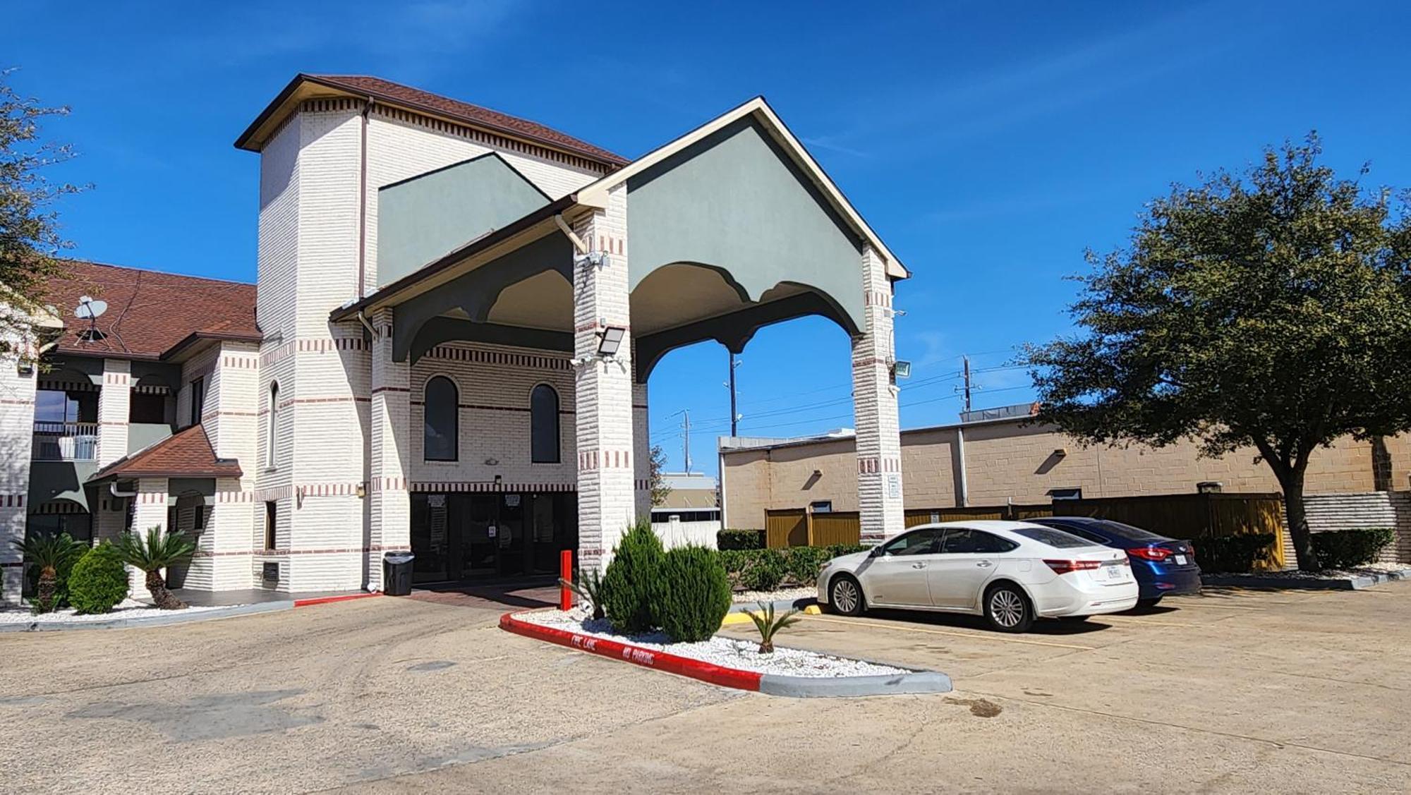 Scottish Inn & Suites Sam Houston Parkway Екстериор снимка